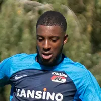 Riechedly Bazoer